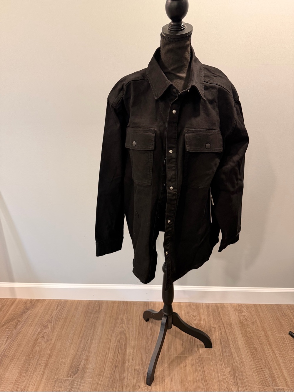 Levi's women's Black denim Jacket - NWT
